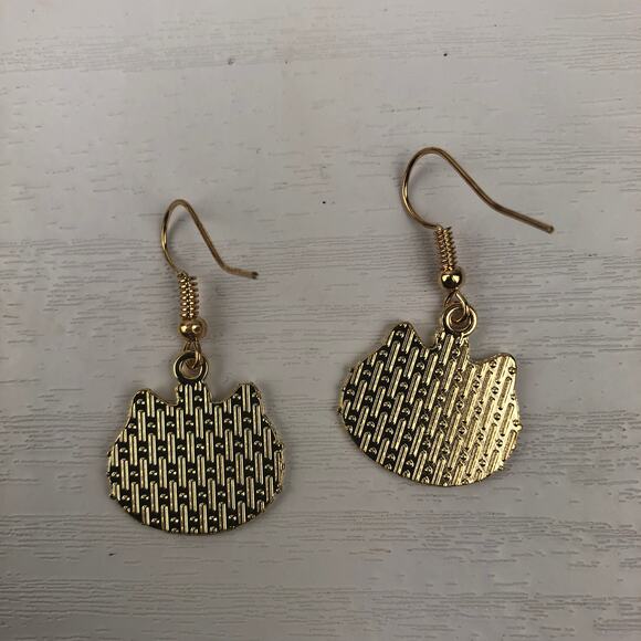 Gold Tone Kitty Cat Kitten Jack-O-Lantern Pumpkin Halloween Goth Hook Earrings - Picture 4 of 4